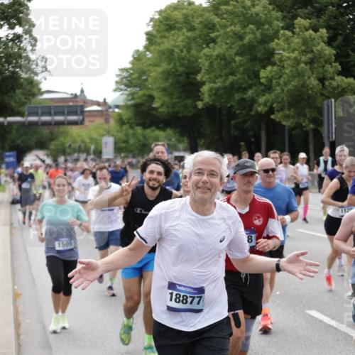 29.06.2025 - hella hamburg halbmarathon Jannik Wohlers http://msf.ph/oto/8337660 29.06.2025 10:41:16 Lombardsbrücke 1314, 1509, 1623, 1712, 2153, 3344, 4415, 4541, 4787, 5432, 6320, 6450, 6618, 7022, 7023, 7477, 7968, 8004, 8162, 8163, 8300, 8301, 8443, 8848, 8897, 9588, 10348, 10483, 11011, 11098, 11166, 11255, 11371, 11437, 11438, 11482, 11943, 12185, 12214, 12233, 12419, 12481, 13018, 13444, 13622, 13877, 14005, 14043, 14483, 14608, 14725, 14938, 15039, 15669, 15685, 15842, 15863, 16021, 16364, 16550, 16568, 17158, 17636, 17684, 18814, 18861, 18900, 18990, 19037, 19057, 19064 meine-sportfotos.de