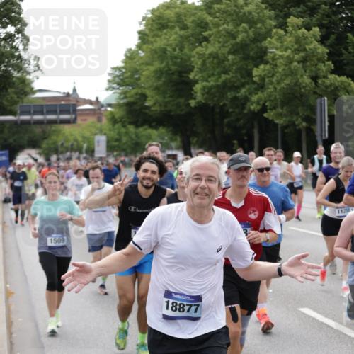 29.06.2025 - hella hamburg halbmarathon Jannik Wohlers http://msf.ph/oto/8337671 29.06.2025 10:41:16 Lombardsbrücke 1314, 1509, 1623, 1712, 2153, 3344, 4415, 4541, 4787, 5432, 6320, 6450, 6618, 7022, 7023, 7477, 7968, 8004, 8162, 8163, 8300, 8301, 8443, 8848, 8897, 9588, 10348, 10483, 11011, 11098, 11166, 11255, 11371, 11437, 11438, 11482, 11943, 12185, 12214, 12233, 12419, 12481, 13018, 13444, 13622, 13877, 14005, 14043, 14483, 14608, 14725, 14938, 15039, 15669, 15685, 15842, 15863, 16021, 16364, 16550, 16568, 17158, 17636, 17684, 18814, 18861, 18900, 18990, 19037, 19057, 19064 meine-sportfotos.de