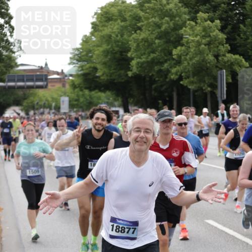 29.06.2025 - hella hamburg halbmarathon Jannik Wohlers http://msf.ph/oto/8337678 29.06.2025 10:41:16 Lombardsbrücke 1314, 1509, 1623, 1712, 2153, 3344, 4415, 4541, 4787, 5432, 6320, 6450, 6618, 7022, 7023, 7477, 7968, 8004, 8162, 8163, 8300, 8301, 8443, 8848, 8897, 9588, 10348, 10483, 11011, 11098, 11166, 11255, 11371, 11437, 11438, 11482, 11943, 12185, 12214, 12233, 12419, 12481, 13018, 13444, 13622, 13877, 14005, 14043, 14483, 14608, 14725, 14938, 15039, 15669, 15685, 15842, 15863, 16021, 16364, 16550, 16568, 17158, 17636, 17684, 18814, 18861, 18900, 18990, 19037, 19057, 19064 meine-sportfotos.de