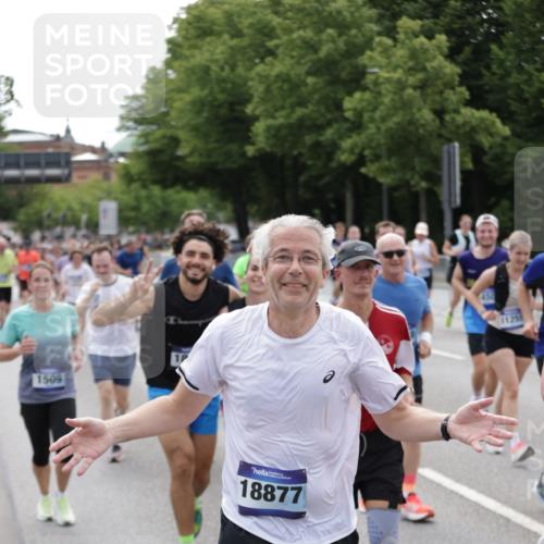 29.06.2025 - hella hamburg halbmarathon Jannik Wohlers http://msf.ph/oto/8337764 29.06.2025 10:41:17 Lombardsbrücke 1314, 1509, 1623, 1712, 2153, 3344, 4415, 4541, 4787, 5432, 6320, 6450, 6618, 7477, 7968, 8004, 8162, 8163, 8300, 8301, 8443, 8848, 8897, 9588, 10348, 11011, 11098, 11166, 11255, 11371, 11482, 11943, 12185, 12214, 12233, 12419, 13018, 13444, 13622, 13772, 13877, 14005, 14043, 14483, 14608, 14725, 14872, 14938, 15039, 15669, 15685, 15842, 15863, 16021, 16364, 16568, 17158, 17636, 17684, 18861, 18900, 18990, 19037, 19057, 19064 meine-sportfotos.de