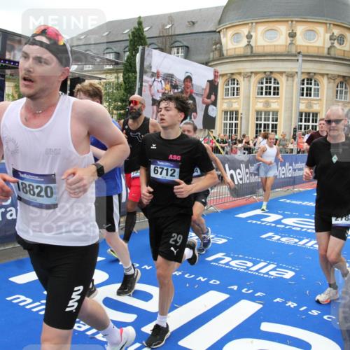 29.06.2025 - hella hamburg halbmarathon Michael Strokosch http://msf.ph/oto/8337803 29.06.2025 10:50:48 Ziel 2234, 2788, 5115, 6712, 7134, 7952, 8657, 11356, 13701, 15426, 15720, 17129, 17908, 18229, 18370, 18820 meine-sportfotos.de