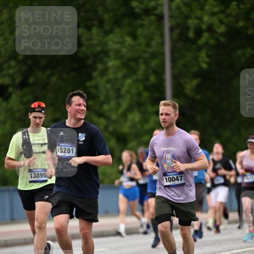 29.06.2025 - hella hamburg halbmarathon Dr. Thomas Lammeyer http://msf.ph/oto/8337839 29.06.2025 10:40:10 Kennedybrücke 1036, 1336, 1717, 2352, 2412, 2588, 2827, 3741, 4413, 5012, 5240, 5531, 6021, 6381, 6845, 6896, 7111, 7275, 7927, 8356, 8947, 9470, 10047, 10119, 10336, 10341, 10567, 11010, 11187, 11198, 11233 meine-sportfotos.de