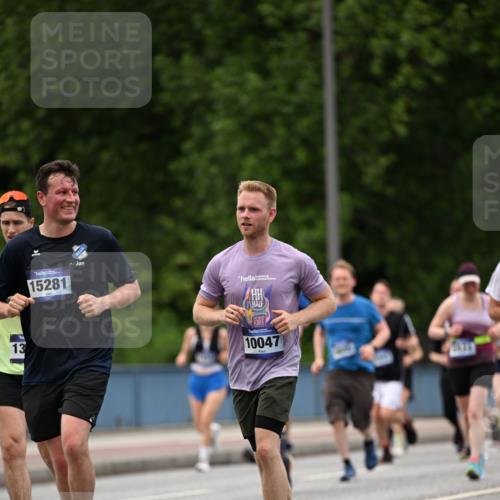 29.06.2025 - hella hamburg halbmarathon Dr. Thomas Lammeyer http://msf.ph/oto/8337852 29.06.2025 10:40:10 Kennedybrücke 1036, 1336, 1717, 2352, 2412, 2588, 2827, 3741, 4413, 5012, 5240, 5531, 6021, 6381, 6845, 6896, 7111, 7275, 7927, 8356, 8947, 9470, 10047, 10119, 10336, 10341, 10567, 11010, 11187, 11198, 11233 meine-sportfotos.de