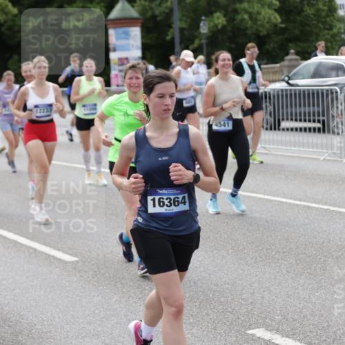 29.06.2025 - hella hamburg halbmarathon Jannik Wohlers http://msf.ph/oto/8337884 29.06.2025 10:41:21 Lombardsbrücke 1314, 1509, 1623, 1648, 1712, 2153, 4541, 4787, 5432, 6137, 6320, 6450, 6618, 7477, 7955, 7968, 8004, 8162, 8163, 8300, 8301, 8443, 8848, 8897, 9467, 9588, 11011, 11098, 11255, 11371, 11482, 11659, 11943, 12185, 12214, 12233, 12419, 12801, 13444, 13772, 14005, 14043, 14872, 14929, 14938, 15039, 15669, 15685, 15842, 15863, 16364, 16568, 17158, 17636, 18861, 18940, 18990, 19037, 19057, 19064 meine-sportfotos.de
