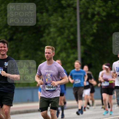 29.06.2025 - hella hamburg halbmarathon Dr. Thomas Lammeyer http://msf.ph/oto/8337893 29.06.2025 10:40:10 Kennedybrücke 1036, 1336, 1717, 2352, 2412, 2588, 2827, 3741, 4413, 5012, 5240, 5531, 6021, 6381, 6845, 6896, 7111, 7275, 7927, 8356, 8947, 9470, 10047, 10119, 10336, 10341, 10567, 11010, 11187, 11198, 11233 meine-sportfotos.de