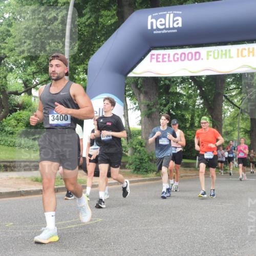 29.06.2025 - hella hamburg halbmarathon KatJ http://msf.ph/oto/8337917 29.06.2025 10:48:03 Zwischen KM18-KM19 3400, 6708, 7049 meine-sportfotos.de
