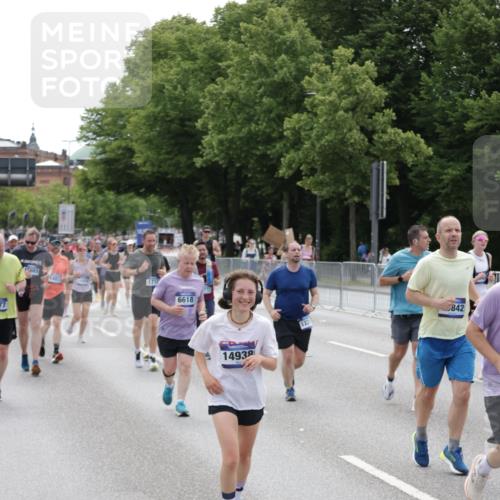29.06.2025 - hella hamburg halbmarathon Jannik Wohlers http://msf.ph/oto/8337927 29.06.2025 10:41:23 Lombardsbrücke 1314, 1509, 1623, 1648, 1712, 3459, 3460, 4541, 4787, 5432, 6137, 6320, 6430, 6436, 6450, 6618, 6846, 7477, 7955, 7968, 8004, 8162, 8163, 8300, 8301, 8443, 8848, 8897, 9467, 9588, 11011, 11098, 11255, 11371, 11482, 11659, 11943, 12185, 12214, 12233, 12419, 12801, 12802, 13444, 13772, 14005, 14043, 14872, 14929, 14938, 15039, 15669, 15685, 15842, 15863, 16364, 16568, 17158, 17541, 17636, 18861, 18940, 18990, 19037, 19057, 19064 meine-sportfotos.de