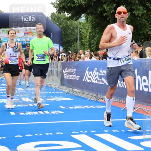 29.06.2025 - hella hamburg halbmarathon Strokosch-Dieckow http://msf.ph/oto/8337955 29.06.2025 10:54:04 Ziel 1151, 1410, 1815, 2432, 3096, 3208, 3209, 3898, 5638, 6294, 6356, 6374, 6443, 6581, 8390, 8394, 9032, 9791, 11499, 11789, 12213, 12379, 13397, 13794, 13869, 15524, 16780, 16871, 17348, 18308 meine-sportfotos.de
