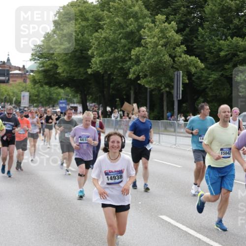 29.06.2025 - hella hamburg halbmarathon Jannik Wohlers http://msf.ph/oto/8337956 29.06.2025 10:41:23 Lombardsbrücke 1314, 1509, 1623, 1648, 1712, 3459, 3460, 4541, 4787, 5432, 6137, 6320, 6430, 6436, 6450, 6618, 6846, 7477, 7955, 7968, 8004, 8162, 8163, 8300, 8301, 8443, 8848, 8897, 9467, 9588, 11011, 11098, 11255, 11371, 11482, 11659, 11943, 12185, 12214, 12233, 12419, 12801, 12802, 13444, 13772, 14005, 14043, 14872, 14929, 14938, 15039, 15669, 15685, 15842, 15863, 16364, 16568, 17158, 17541, 17636, 18861, 18940, 18990, 19037, 19057, 19064 meine-sportfotos.de