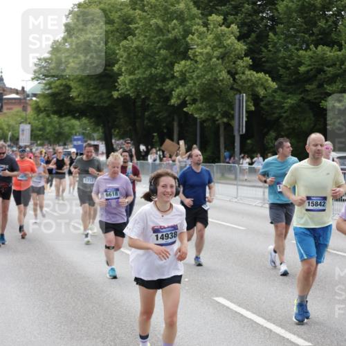 29.06.2025 - hella hamburg halbmarathon Jannik Wohlers http://msf.ph/oto/8337986 29.06.2025 10:41:23 Lombardsbrücke 1314, 1509, 1623, 1648, 1712, 3459, 3460, 4541, 4787, 5432, 6137, 6320, 6430, 6436, 6450, 6618, 6846, 7477, 7955, 7968, 8004, 8162, 8163, 8300, 8301, 8443, 8848, 8897, 9467, 9588, 11011, 11098, 11255, 11371, 11482, 11659, 11943, 12185, 12214, 12233, 12419, 12801, 12802, 13444, 13772, 14005, 14043, 14872, 14929, 14938, 15039, 15669, 15685, 15842, 15863, 16364, 16568, 17158, 17541, 17636, 18861, 18940, 18990, 19037, 19057, 19064 meine-sportfotos.de