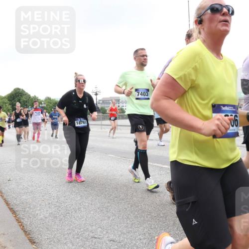 29.06.2025 - hella hamburg halbmarathon Lena Gebhardt http://msf.ph/oto/8338012 29.06.2025 10:47:41 Lombardsbrücke 11458, 1434, 18781, 7403, 06, 1885, 1045, 1246, 1392, 1434, 1463, 1523, 1618, 1639, 1704, 1926, 2148, 2197, 2407, 2491, 2545, 2704, 2790, 2882, 2994, 3049, 3339, 4037, 4184, 4325, 4423, 4806, 4856, 4895, 4974, 4975, 5621, 5622, 5886, 5895, 6255, 6256, 6879, 6995, 7240, 7403, 7427, 7630, 7631, 7970, 8077, 8105, 8270, 8310, 8550, 8774, 8915, 8953, 9018, 9687, 9696, 9697, 10658, 10991, 11351, 11458, 11730, 11738, 11802, 11909, 12431 meine-sportfotos.de