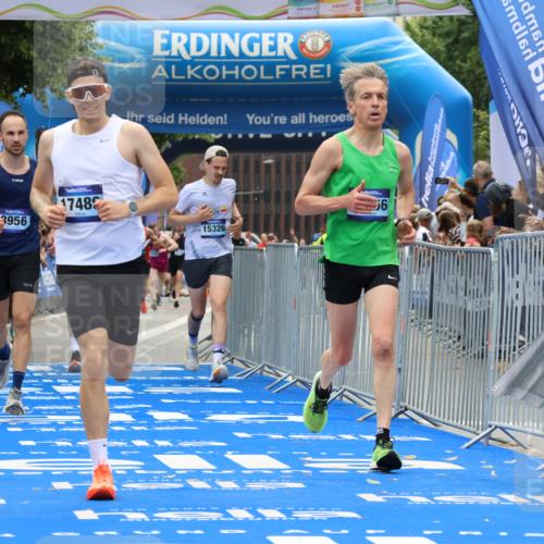 29.06.2025 - hella hamburg halbmarathon Strokosch-Dieckow http://msf.ph/oto/8338045 29.06.2025 10:33:22 Ziel 1959, 4602, 4679, 7723, 8956, 9047, 15326, 16881, 16931, 17056, 17489, 18455, 18731 meine-sportfotos.de