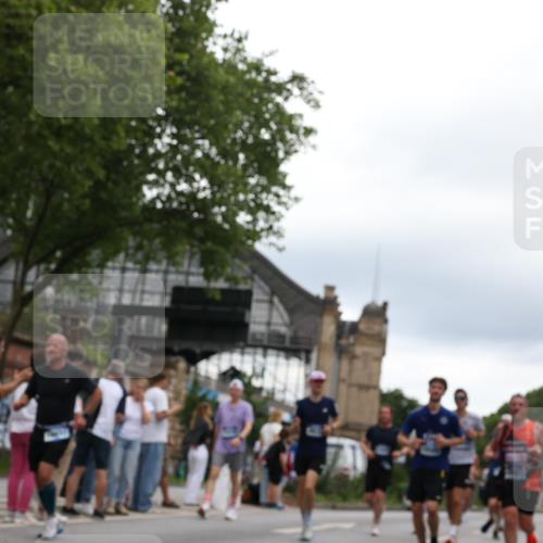 29.06.2025 - hella hamburg halbmarathon Yannick Fuchs http://msf.ph/oto/8338069 29.06.2025 10:52:00 20KM 1595, 1611, 2025, 2488, 2656, 2759, 2840, 2883, 2907, 3093, 3251, 3859, 4319, 4426, 4467, 4502, 4632, 4708, 4833, 5277, 5341, 5926, 6104, 6138, 6147, 6531, 6595, 7082, 7138, 7189, 8322, 8585, 9316, 9485, 10599, 10788, 11645, 12378, 12585, 12879, 13465, 13816, 13880, 14266, 14571, 15217, 15434, 15527, 16531, 17405, 17415, 17827, 18068, 18180, 18492, 18501, 18587, 18762, 18891 meine-sportfotos.de