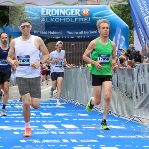 29.06.2025 - hella hamburg halbmarathon Strokosch-Dieckow http://msf.ph/oto/8338126 29.06.2025 10:33:22 Ziel 1959, 4602, 4679, 7723, 8956, 9047, 15326, 16881, 16931, 17056, 17489, 18455, 18731 meine-sportfotos.de