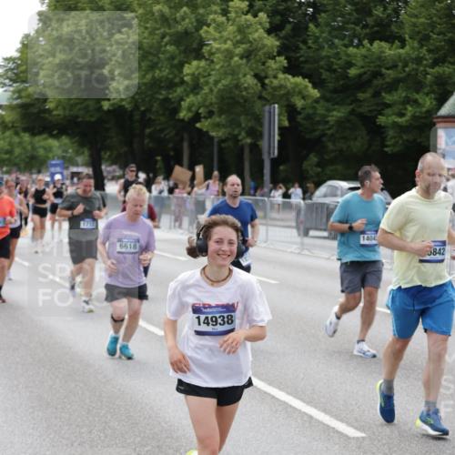 29.06.2025 - hella hamburg halbmarathon Jannik Wohlers http://msf.ph/oto/8338129 29.06.2025 10:41:23 Lombardsbrücke 1314, 1509, 1623, 1648, 1712, 3459, 3460, 4541, 4787, 5432, 6137, 6320, 6430, 6436, 6450, 6618, 6846, 7477, 7955, 7968, 8004, 8162, 8163, 8300, 8301, 8443, 8848, 8897, 9467, 9588, 11011, 11098, 11255, 11371, 11482, 11659, 11943, 12185, 12214, 12233, 12419, 12801, 12802, 13444, 13772, 14005, 14043, 14872, 14929, 14938, 15039, 15669, 15685, 15842, 15863, 16364, 16568, 17158, 17541, 17636, 18861, 18940, 18990, 19037, 19057, 19064 meine-sportfotos.de