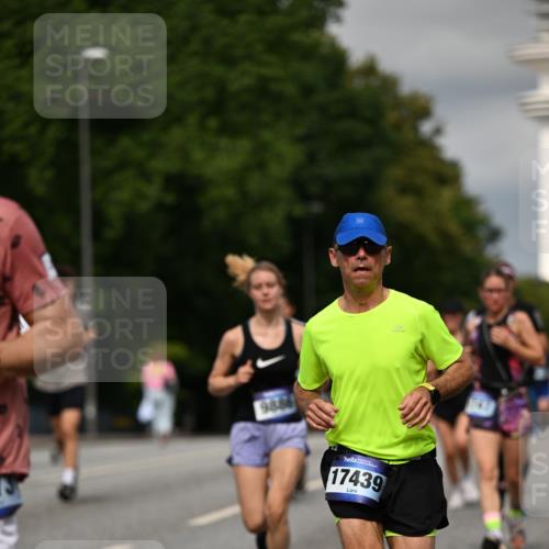 29.06.2025 - hella hamburg halbmarathon Dr. Thomas Lammeyer http://msf.ph/oto/8338139 29.06.2025 10:17:53 Kennedybrücke 1194, 1747, 1939, 2721, 2891, 4001, 4032, 4795, 4962, 5631, 5719, 6089, 7462, 7913, 8001, 8673, 9141, 9612, 9631, 9845, 9886, 10442, 10443, 11355 meine-sportfotos.de
