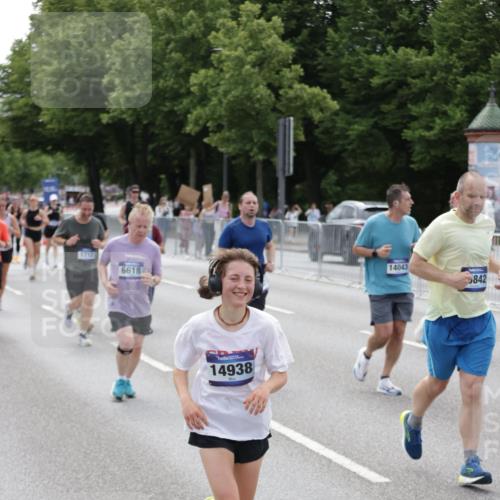 29.06.2025 - hella hamburg halbmarathon Jannik Wohlers http://msf.ph/oto/8338146 29.06.2025 10:41:23 Lombardsbrücke 1314, 1509, 1623, 1648, 1712, 3459, 3460, 4541, 4787, 5432, 6137, 6320, 6430, 6436, 6450, 6618, 6846, 7477, 7955, 7968, 8004, 8162, 8163, 8300, 8301, 8443, 8848, 8897, 9467, 9588, 11011, 11098, 11255, 11371, 11482, 11659, 11943, 12185, 12214, 12233, 12419, 12801, 12802, 13444, 13772, 14005, 14043, 14872, 14929, 14938, 15039, 15669, 15685, 15842, 15863, 16364, 16568, 17158, 17541, 17636, 18861, 18940, 18990, 19037, 19057, 19064 meine-sportfotos.de