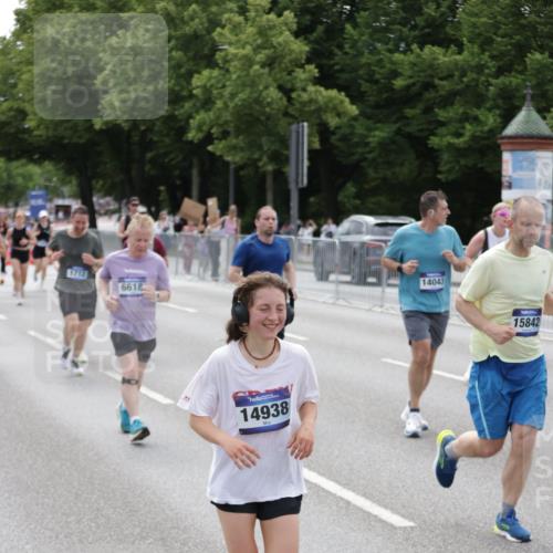 29.06.2025 - hella hamburg halbmarathon Jannik Wohlers http://msf.ph/oto/8338182 29.06.2025 10:41:23 Lombardsbrücke 1314, 1509, 1623, 1648, 1712, 3459, 3460, 4541, 4787, 5432, 6137, 6320, 6430, 6436, 6450, 6618, 6846, 7477, 7955, 7968, 8004, 8162, 8163, 8300, 8301, 8443, 8848, 8897, 9467, 9588, 11011, 11098, 11255, 11371, 11482, 11659, 11943, 12185, 12214, 12233, 12419, 12801, 12802, 13444, 13772, 14005, 14043, 14872, 14929, 14938, 15039, 15669, 15685, 15842, 15863, 16364, 16568, 17158, 17541, 17636, 18861, 18940, 18990, 19037, 19057, 19064 meine-sportfotos.de
