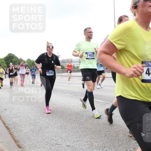 29.06.2025 - hella hamburg halbmarathon Lena Gebhardt http://msf.ph/oto/8338217 29.06.2025 10:47:41 Lombardsbrücke 11458, 1434, 18781, 7403, 4806, 1885, 1045, 1246, 1392, 1434, 1463, 1523, 1618, 1639, 1704, 1926, 2148, 2197, 2407, 2491, 2545, 2704, 2790, 2882, 2994, 3049, 3339, 4037, 4184, 4325, 4423, 4806, 4856, 4895, 4974, 4975, 5621, 5622, 5886, 5895, 6255, 6256, 6879, 6995, 7240, 7403, 7427, 7630, 7631, 7970, 8077, 8105, 8270, 8310, 8550, 8774, 8915, 8953, 9018, 9687, 9696, 9697, 10658, 10991, 11351, 11458, 11730, 11738, 11802, 11909, 12431 meine-sportfotos.de