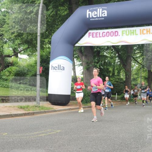 29.06.2025 - hella hamburg halbmarathon KatJ http://msf.ph/oto/8338231 29.06.2025 10:48:06 Zwischen KM18-KM19 1264, 3400, 6708, 7049 meine-sportfotos.de