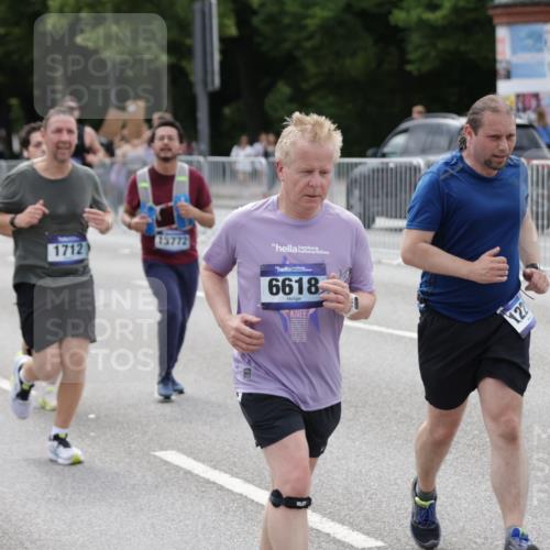 29.06.2025 - hella hamburg halbmarathon Jannik Wohlers http://msf.ph/oto/8338405 29.06.2025 10:41:25 Lombardsbrücke 1509, 1648, 1712, 3459, 3460, 4541, 4787, 5432, 6137, 6320, 6430, 6436, 6450, 6618, 6846, 7477, 7955, 7968, 8004, 8162, 8163, 8300, 8301, 8443, 8897, 8908, 9467, 9588, 10623, 11011, 11017, 11024, 11098, 11255, 11371, 11617, 11659, 11943, 12185, 12214, 12233, 12715, 12801, 12802, 13772, 14005, 14043, 14872, 14929, 14938, 15039, 15685, 15842, 15863, 16364, 16568, 17158, 17541, 17636, 18861, 18940, 18990, 19037, 19057, 19064 meine-sportfotos.de