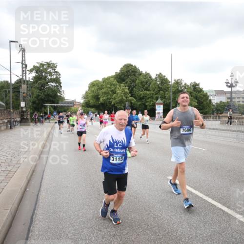 29.06.2025 - hella hamburg halbmarathon Jannik Wohlers http://msf.ph/oto/8338413 29.06.2025 10:55:03 Lombardsbrücke 1616, 1873, 1917, 3115, 3157, 3577, 4628, 5040, 5483, 5487, 7548, 7680, 8626, 9614, 9618, 9857, 9858, 10559, 10885, 11109, 12902, 13098, 13230, 14727, 15152, 15160, 16267, 16385, 16533, 16855, 17019, 17396, 18670, 18972 meine-sportfotos.de