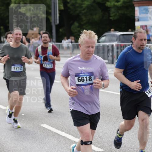 29.06.2025 - hella hamburg halbmarathon Jannik Wohlers http://msf.ph/oto/8338423 29.06.2025 10:41:26 Lombardsbrücke 1509, 1648, 1712, 3459, 3460, 4541, 4787, 5432, 6137, 6320, 6430, 6436, 6450, 6618, 6846, 7477, 7955, 7968, 8004, 8162, 8163, 8300, 8301, 8443, 8897, 8908, 9467, 9588, 10623, 11017, 11024, 11098, 11255, 11617, 11659, 11943, 12185, 12214, 12233, 12715, 12801, 12802, 13772, 14005, 14043, 14872, 14929, 14938, 15842, 15863, 16364, 16568, 17158, 17541, 18861, 18940, 18990, 19037, 19057, 19064 meine-sportfotos.de