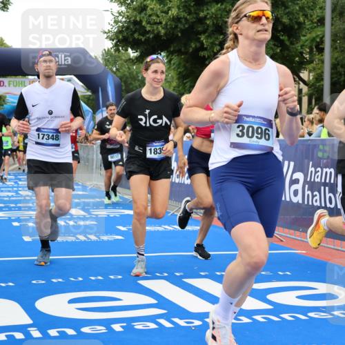 29.06.2025 - hella hamburg halbmarathon Strokosch-Dieckow http://msf.ph/oto/8338429 29.06.2025 10:54:00 Ziel 1151, 1410, 1815, 2432, 3096, 3208, 3209, 6294, 6356, 6374, 6481, 6581, 7395, 7918, 7973, 8394, 9032, 11499, 11789, 12379, 13032, 13397, 13869, 14175, 16477, 16871, 17348, 18308, 18831, 18879 meine-sportfotos.de