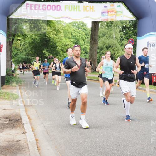 29.06.2025 - hella hamburg halbmarathon MichiJ http://msf.ph/oto/8338437 29.06.2025 10:39:31 Zwischen KM18-KM19 2364, 2396, 3426, 4558, 4814, 4839, 5032, 5116, 5482, 5607, 6562, 6657, 7724, 7732, 8661, 8710, 8720, 10529, 10811, 13792, 14300, 15831, 18249, 18820, 19208 meine-sportfotos.de