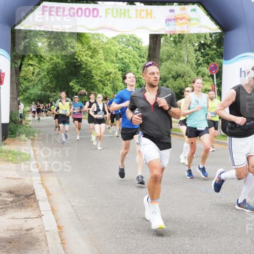 29.06.2025 - hella hamburg halbmarathon MichiJ http://msf.ph/oto/8338470 29.06.2025 10:39:31 Zwischen KM18-KM19 2364, 2396, 3426, 4558, 4814, 4839, 5032, 5116, 5482, 5607, 6562, 6657, 7724, 7732, 8661, 8710, 8720, 10529, 10811, 13792, 14300, 15831, 18249, 18820, 19208 meine-sportfotos.de