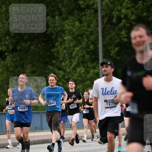 29.06.2025 - hella hamburg halbmarathon Dr. Thomas Lammeyer http://msf.ph/oto/8338525 29.06.2025 10:40:12 Kennedybrücke 1036, 1183, 1336, 1717, 2352, 2412, 2588, 2827, 3741, 3990, 4413, 4902, 5012, 5240, 5531, 6021, 6381, 6845, 6896, 7111, 7275, 7927, 8356, 8947, 10047, 10119, 10336, 10341, 10567, 11010, 11187, 11198, 11233 meine-sportfotos.de