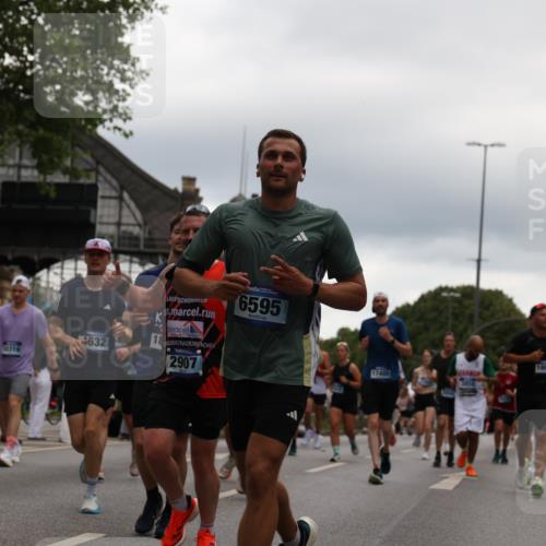29.06.2025 - hella hamburg halbmarathon Yannick Fuchs http://msf.ph/oto/8338544 29.06.2025 10:52:02 20KM 1595, 1611, 2025, 2488, 2656, 2840, 2907, 3093, 3251, 3859, 4319, 4426, 4467, 4502, 4632, 4708, 4833, 5277, 5341, 5926, 6104, 6138, 6147, 6531, 6592, 6595, 7082, 7138, 7189, 8322, 8585, 9230, 9316, 9485, 10788, 11645, 12378, 12585, 12879, 13465, 13816, 13880, 14266, 14571, 15217, 15434, 15527, 16531, 17405, 17415, 17827, 18068, 18180, 18492, 18501, 18587, 18762, 18891 meine-sportfotos.de