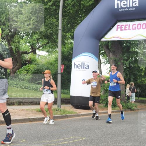 29.06.2025 - hella hamburg halbmarathon KatJ http://msf.ph/oto/8338557 29.06.2025 10:48:12 Zwischen KM18-KM19 1264, 8590, 8721 meine-sportfotos.de