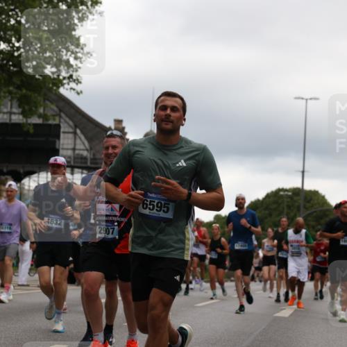 29.06.2025 - hella hamburg halbmarathon Yannick Fuchs http://msf.ph/oto/8338604 29.06.2025 10:52:02 20KM 1595, 1611, 2025, 2488, 2656, 2840, 2907, 3093, 3251, 3859, 4319, 4426, 4467, 4502, 4632, 4708, 4833, 5277, 5341, 5926, 6104, 6138, 6147, 6531, 6592, 6595, 7082, 7138, 7189, 8322, 8585, 9230, 9316, 9485, 10788, 11645, 12378, 12585, 12879, 13465, 13816, 13880, 14266, 14571, 15217, 15434, 15527, 16531, 17405, 17415, 17827, 18068, 18180, 18492, 18501, 18587, 18762, 18891 meine-sportfotos.de