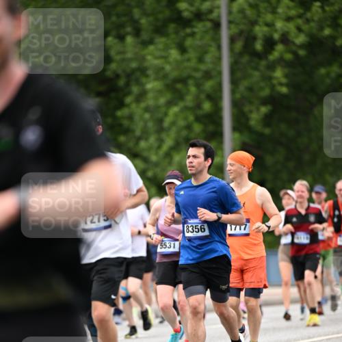 29.06.2025 - hella hamburg halbmarathon Dr. Thomas Lammeyer http://msf.ph/oto/8338807 29.06.2025 10:40:13 Kennedybrücke 1036, 1183, 1284, 1336, 1717, 2352, 2412, 2588, 2827, 3243, 3741, 3990, 4413, 4902, 5012, 5240, 5531, 6021, 6381, 6845, 6896, 7111, 7275, 7927, 8356, 8947, 10047, 10119, 10336, 10341, 10567, 11010, 11187, 11198, 11233 meine-sportfotos.de