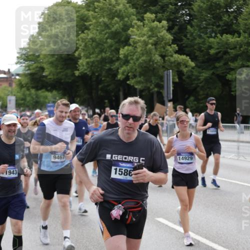 29.06.2025 - hella hamburg halbmarathon Jannik Wohlers http://msf.ph/oto/8338825 29.06.2025 10:41:29 Lombardsbrücke 1039, 1648, 1712, 3326, 3459, 3460, 3568, 4541, 4735, 4736, 4787, 5432, 6137, 6153, 6320, 6430, 6436, 6618, 6846, 7477, 7955, 7968, 8300, 8301, 8443, 8897, 8908, 9223, 9467, 9588, 10623, 11017, 11024, 11098, 11207, 11617, 11659, 11943, 12185, 12214, 12233, 12715, 12801, 12802, 13772, 14005, 14043, 14486, 14872, 14929, 14938, 15842, 15863, 16364, 16743, 17423, 17541, 18137, 18940, 19037, 19057 meine-sportfotos.de