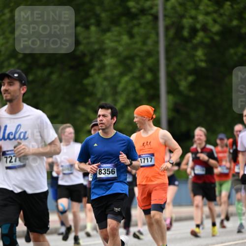 29.06.2025 - hella hamburg halbmarathon Dr. Thomas Lammeyer http://msf.ph/oto/8338839 29.06.2025 10:40:13 Kennedybrücke 1036, 1183, 1284, 1336, 1717, 2352, 2412, 2588, 2827, 3243, 3741, 3990, 4413, 4902, 5012, 5240, 5531, 6021, 6381, 6845, 6896, 7111, 7275, 7927, 8356, 8947, 10047, 10119, 10336, 10341, 10567, 11010, 11187, 11198, 11233 meine-sportfotos.de