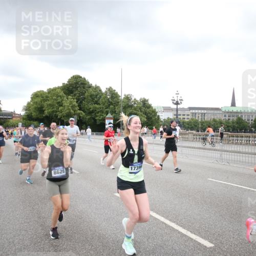 29.06.2025 - hella hamburg halbmarathon Jannik Wohlers http://msf.ph/oto/8338888 29.06.2025 10:55:08 Lombardsbrücke 1616, 1873, 1917, 3115, 3157, 3244, 3577, 5483, 5487, 7548, 7680, 8527, 8626, 9614, 9618, 9857, 9858, 10094, 10559, 10593, 10885, 11109, 12902, 14727, 15081, 16267, 16385, 16533, 16855, 16926, 17019, 17396, 18670, 18972 meine-sportfotos.de