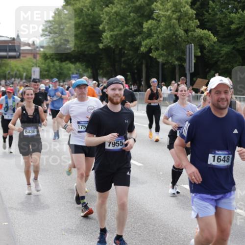 29.06.2025 - hella hamburg halbmarathon Jannik Wohlers http://msf.ph/oto/8338937 29.06.2025 10:41:31 Lombardsbrücke 1039, 1648, 1712, 2145, 3326, 3459, 3460, 3568, 4541, 4735, 4736, 5432, 6136, 6137, 6153, 6320, 6430, 6436, 6618, 6846, 7477, 7955, 8300, 8301, 8443, 8897, 8908, 9223, 9467, 9588, 10623, 11017, 11024, 11098, 11207, 11617, 11659, 11943, 12214, 12233, 12715, 12801, 12802, 13715, 13772, 14005, 14043, 14129, 14158, 14486, 14872, 14929, 14938, 15842, 15863, 16743, 17423, 17541, 18137, 18940 meine-sportfotos.de