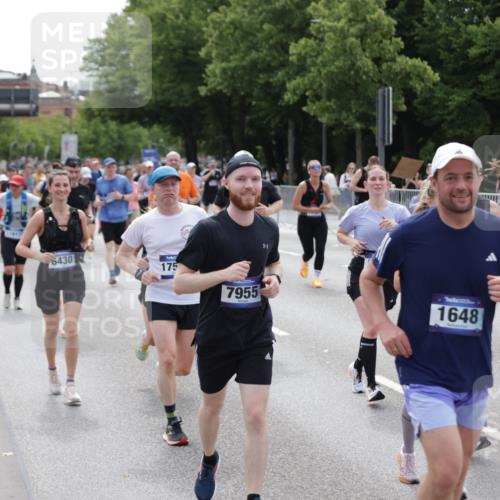 29.06.2025 - hella hamburg halbmarathon Jannik Wohlers http://msf.ph/oto/8338944 29.06.2025 10:41:31 Lombardsbrücke 1039, 1648, 1712, 2145, 3326, 3459, 3460, 3568, 4541, 4735, 4736, 5432, 6136, 6137, 6153, 6320, 6430, 6436, 6618, 6846, 7477, 7955, 8300, 8301, 8443, 8897, 8908, 9223, 9467, 9588, 10623, 11017, 11024, 11098, 11207, 11617, 11659, 11943, 12214, 12233, 12715, 12801, 12802, 13715, 13772, 14005, 14043, 14129, 14158, 14486, 14872, 14929, 14938, 15842, 15863, 16743, 17423, 17541, 18137, 18940 meine-sportfotos.de