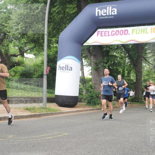 29.06.2025 - hella hamburg halbmarathon KatJ http://msf.ph/oto/8338949 29.06.2025 10:48:13 Zwischen KM18-KM19 1264, 8590, 8721 meine-sportfotos.de