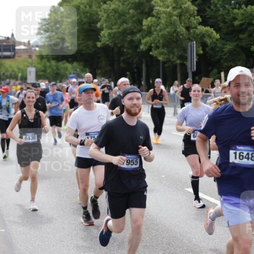 29.06.2025 - hella hamburg halbmarathon Jannik Wohlers http://msf.ph/oto/8338963 29.06.2025 10:41:31 Lombardsbrücke 1039, 1648, 1712, 2145, 3326, 3459, 3460, 3568, 4541, 4735, 4736, 5432, 6136, 6137, 6153, 6320, 6430, 6436, 6618, 6846, 7477, 7955, 8300, 8301, 8443, 8897, 8908, 9223, 9467, 9588, 10623, 11017, 11024, 11098, 11207, 11617, 11659, 11943, 12214, 12233, 12715, 12801, 12802, 13715, 13772, 14005, 14043, 14129, 14158, 14486, 14872, 14929, 14938, 15842, 15863, 16743, 17423, 17541, 18137, 18940 meine-sportfotos.de