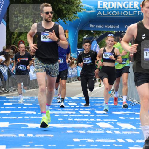 29.06.2025 - hella hamburg halbmarathon Strokosch-Dieckow http://msf.ph/oto/8338982 29.06.2025 10:33:13 Ziel 1910, 1959, 4679, 6473, 7723, 9047, 14167, 14276, 16881, 17175, 18455 meine-sportfotos.de