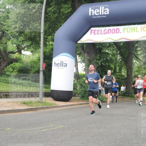 29.06.2025 - hella hamburg halbmarathon KatJ http://msf.ph/oto/8338992 29.06.2025 10:48:14 Zwischen KM18-KM19 1264, 2911, 7306, 8590, 8721 meine-sportfotos.de