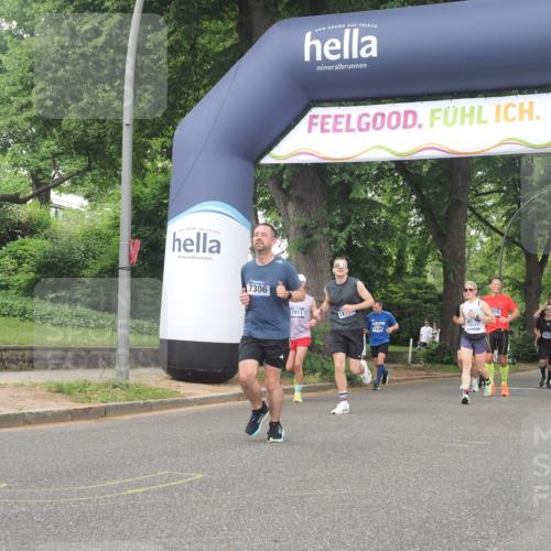 29.06.2025 - hella hamburg halbmarathon KatJ http://msf.ph/oto/8339022 29.06.2025 10:48:14 Zwischen KM18-KM19 1264, 2911, 7306, 8590, 8721 meine-sportfotos.de