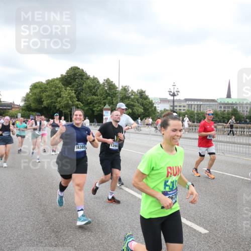 29.06.2025 - hella hamburg halbmarathon Jannik Wohlers http://msf.ph/oto/8339050 29.06.2025 10:55:10 Lombardsbrücke 1616, 1873, 1917, 3101, 3115, 3244, 5220, 5222, 5483, 5487, 5575, 7548, 7680, 8527, 8626, 9614, 9618, 9857, 9858, 9956, 10094, 10559, 10593, 10885, 11109, 12695, 12902, 14727, 15081, 15116, 15289, 16267, 16336, 16385, 16855, 16926, 17019, 17392, 17396, 18670, 18972 meine-sportfotos.de