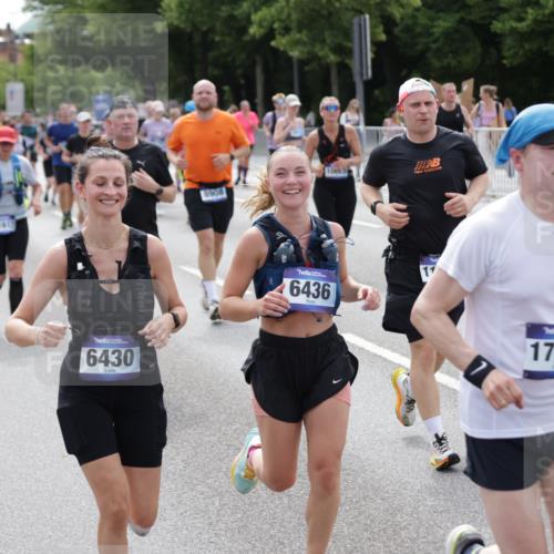 29.06.2025 - hella hamburg halbmarathon Jannik Wohlers http://msf.ph/oto/8339073 29.06.2025 10:41:33 Lombardsbrücke 1039, 1648, 1712, 1752, 2145, 2523, 2974, 3276, 3326, 3459, 3460, 3568, 4735, 4736, 5432, 5671, 6136, 6137, 6153, 6320, 6430, 6436, 6618, 6837, 6846, 7477, 7955, 8300, 8301, 8443, 8897, 8908, 9008, 9223, 9467, 10027, 10623, 11017, 11024, 11207, 11617, 11659, 11840, 11841, 11943, 12214, 12682, 12715, 12725, 12801, 12802, 13715, 13772, 14005, 14043, 14129, 14158, 14486, 14530, 14872, 14929, 14938, 15842, 15863, 16743, 17423, 17541, 18137, 18940 meine-sportfotos.de