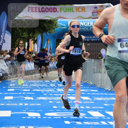 29.06.2025 - hella hamburg halbmarathon Strokosch-Dieckow http://msf.ph/oto/8339078 29.06.2025 10:33:09 Ziel 1910, 6473, 7723, 9047, 14167, 14276, 17175, 17802, 18455 meine-sportfotos.de