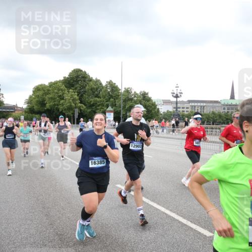 29.06.2025 - hella hamburg halbmarathon Jannik Wohlers http://msf.ph/oto/8339092 29.06.2025 10:55:10 Lombardsbrücke 1616, 1873, 1917, 3101, 3115, 3244, 5220, 5222, 5483, 5487, 5575, 7548, 7680, 8527, 8626, 9614, 9618, 9857, 9858, 9956, 10094, 10559, 10593, 10885, 11109, 12695, 12902, 14727, 15081, 15116, 15289, 16267, 16336, 16385, 16855, 16926, 17019, 17392, 17396, 18670, 18972 meine-sportfotos.de