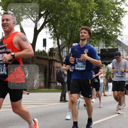 29.06.2025 - hella hamburg halbmarathon Yannick Fuchs http://msf.ph/oto/8339108 29.06.2025 10:52:03 20KM 1595, 1611, 2025, 2488, 2656, 2840, 2907, 3093, 3251, 3859, 4319, 4426, 4467, 4502, 4632, 4708, 4833, 5277, 5341, 5926, 6104, 6138, 6147, 6531, 6592, 6595, 7082, 7138, 7189, 8322, 8585, 9230, 9316, 9485, 10788, 11645, 12378, 12585, 12879, 13465, 13816, 13880, 14266, 14571, 15217, 15434, 15527, 16531, 17405, 17415, 17827, 18068, 18180, 18492, 18501, 18587, 18762, 18891 meine-sportfotos.de